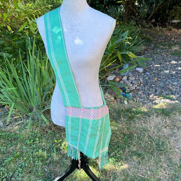 NEW Bag / Purse made by an artisan in Southeast Asia - Picture 1 of 2